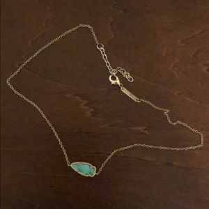 Kendra Scott dainty arrowhead necklace